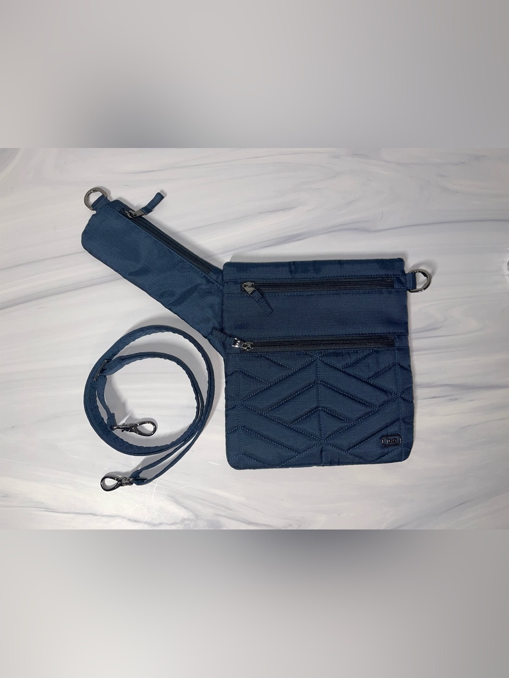 Lug Skipper Navy Blue durable polyester crossbody - like new! Great for travel